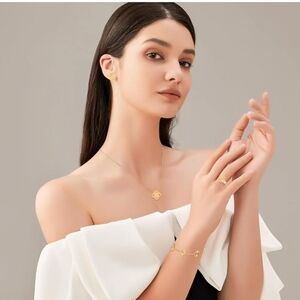 Elegant Gold Jewelry Set for Women